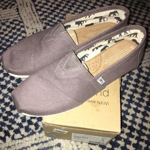 Tom’s classic shoe